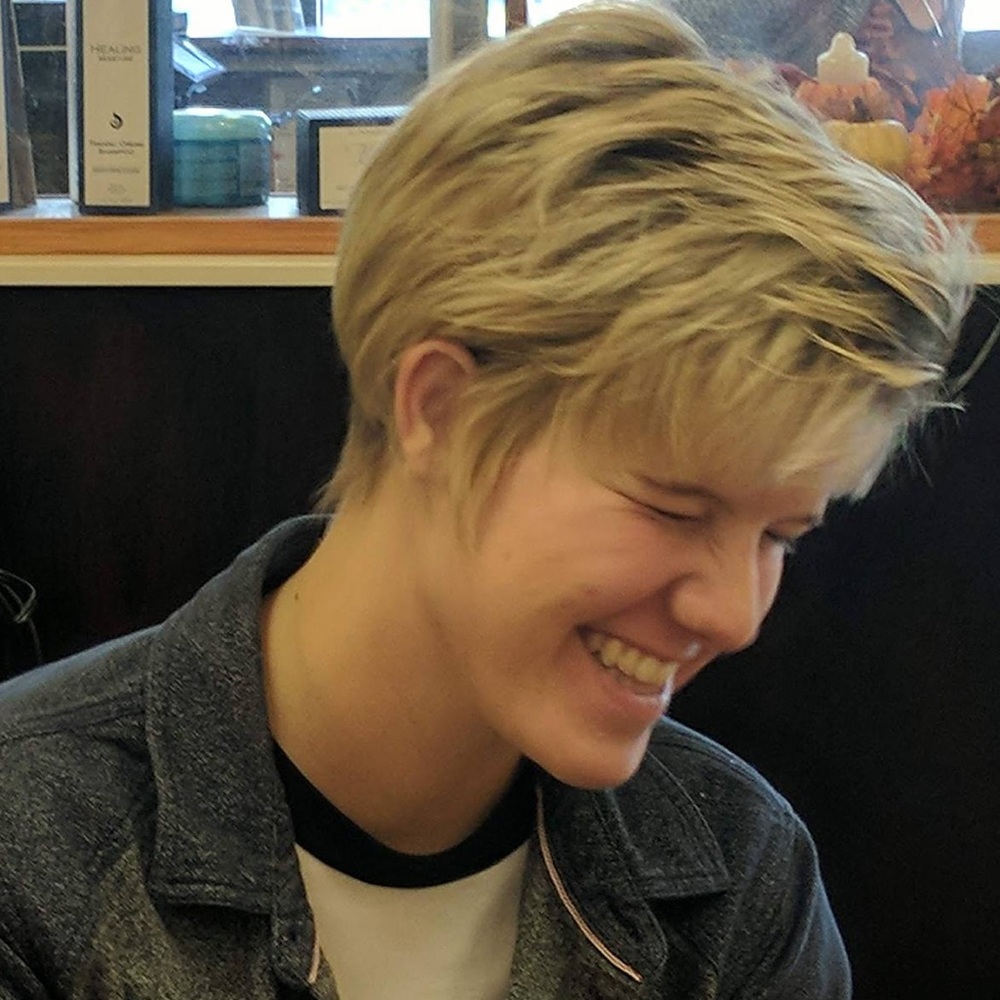 Meet your Posher, Avery